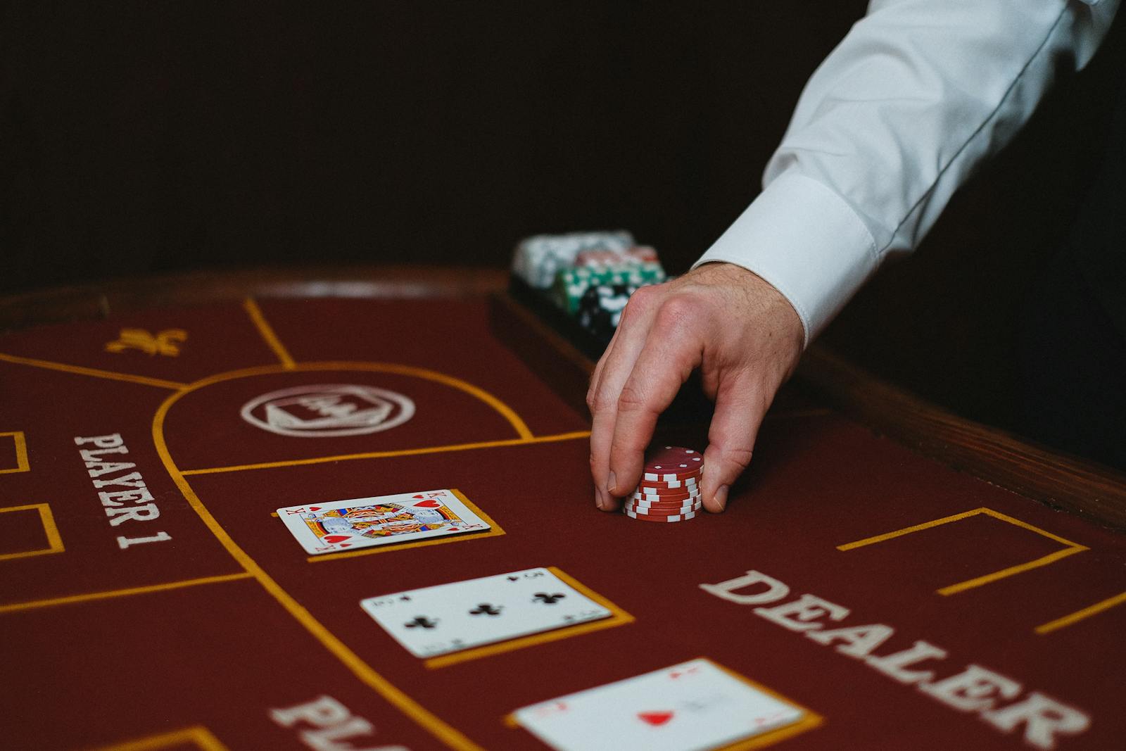Stratégies avancées pour maîtriser les cotes implicites au poker